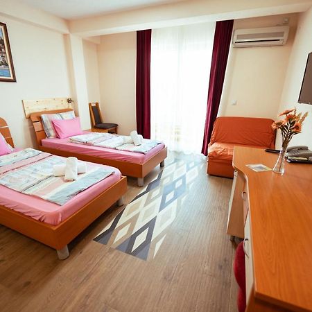 Hotel Holiday-M Ohrid Exterior photo