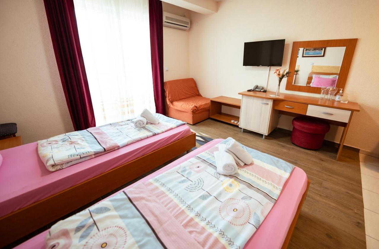 Hotel Holiday-M Ohrid Exterior photo