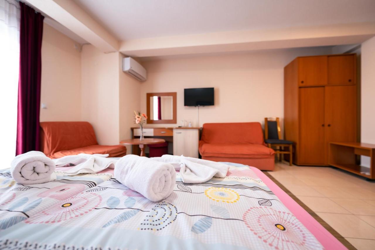 Hotel Holiday-M Ohrid Exterior photo