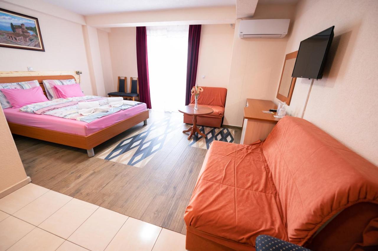 Hotel Holiday-M Ohrid Exterior photo