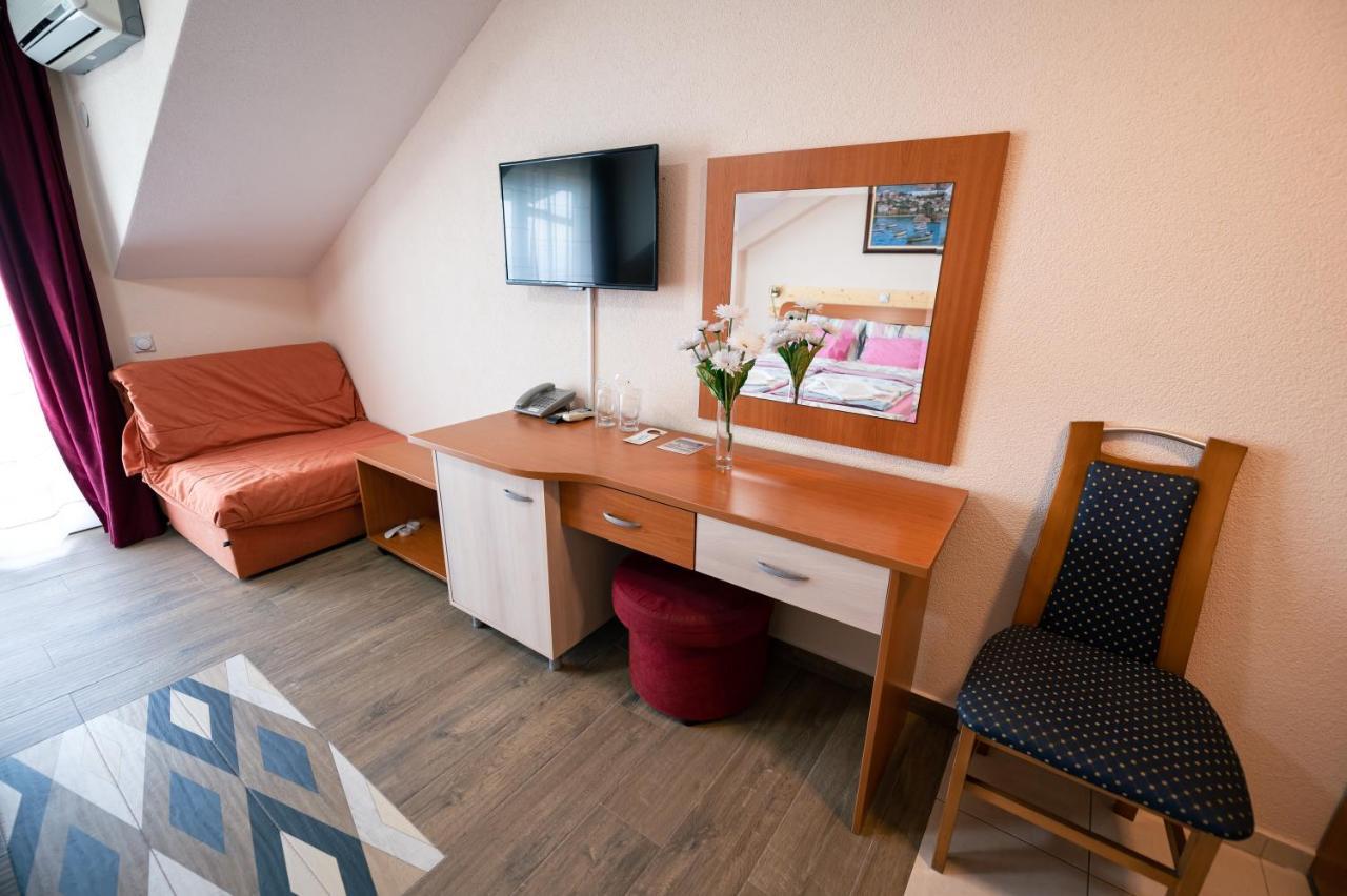 Hotel Holiday-M Ohrid Exterior photo