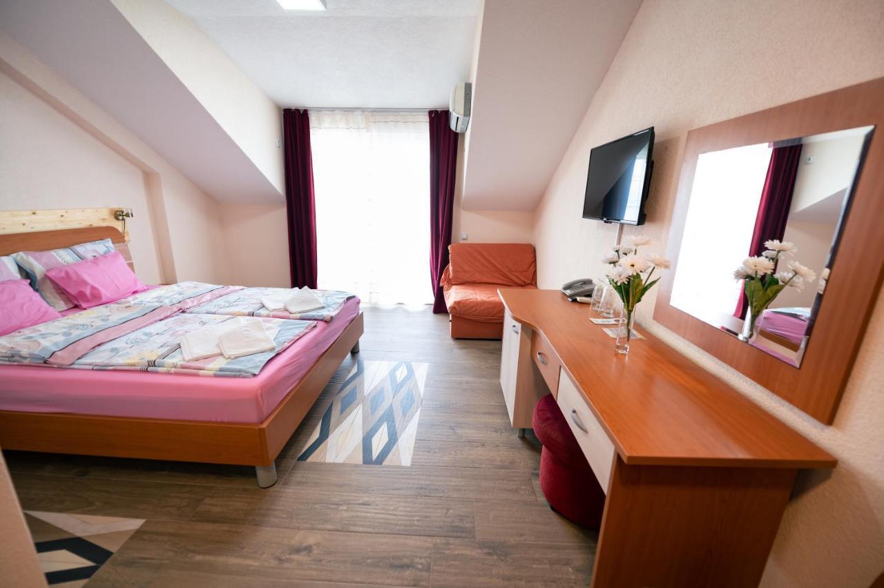 Hotel Holiday-M Ohrid Exterior photo