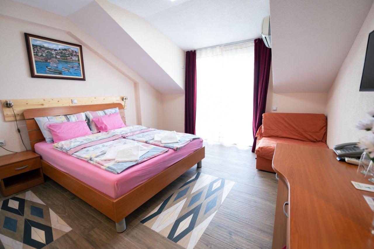 Hotel Holiday-M Ohrid Exterior photo