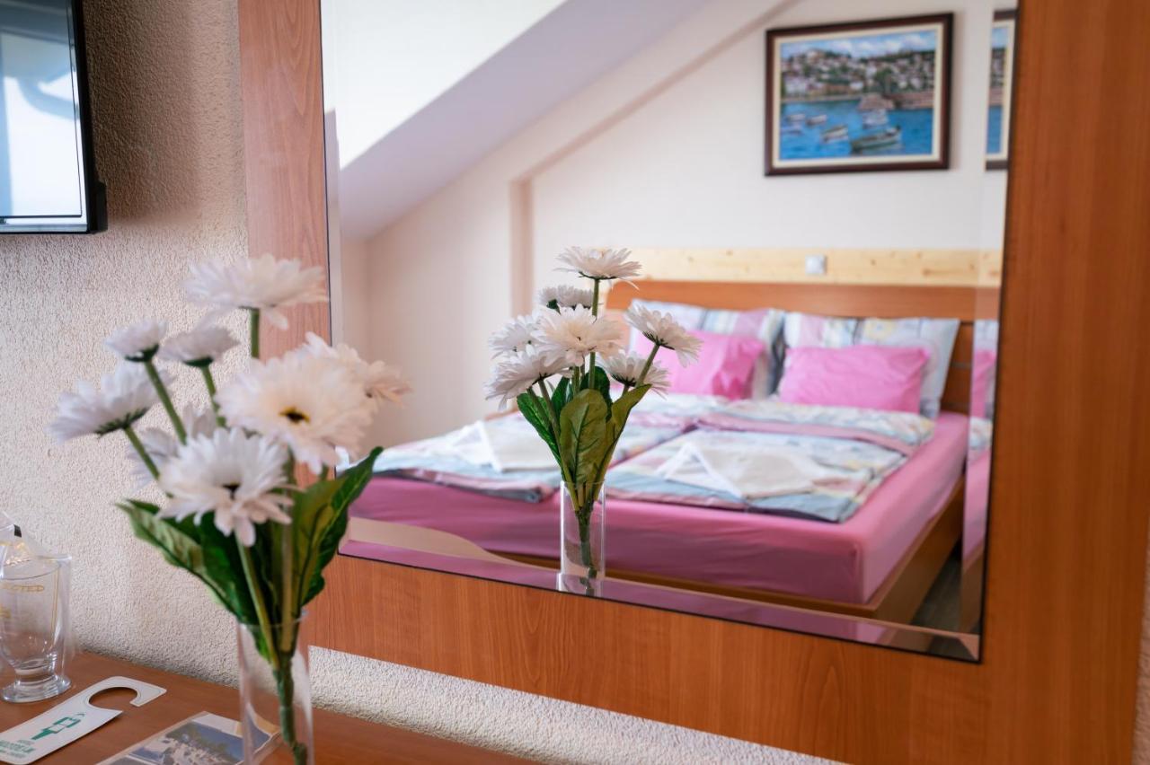 Hotel Holiday-M Ohrid Exterior photo
