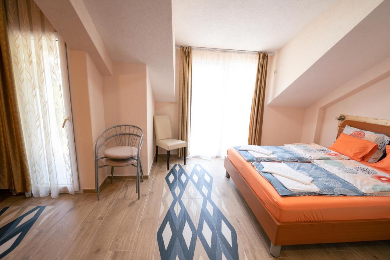 Hotel Holiday-M Ohrid Exterior photo