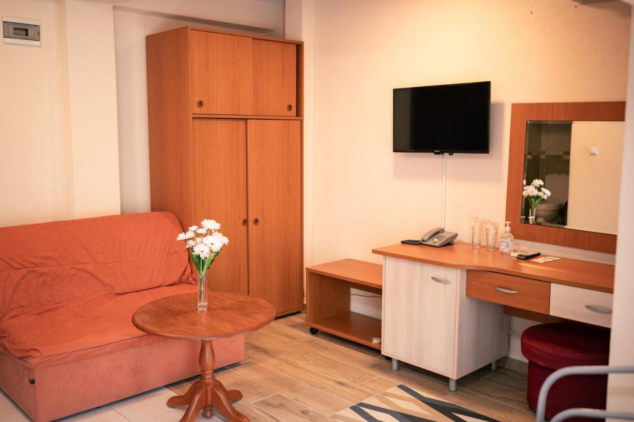 Hotel Holiday-M Ohrid Exterior photo
