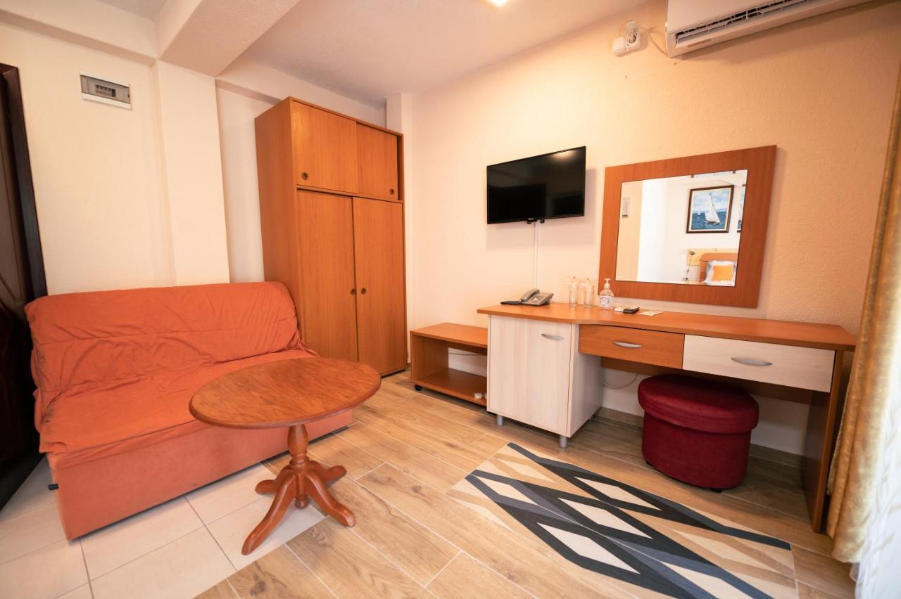 Hotel Holiday-M Ohrid Exterior photo