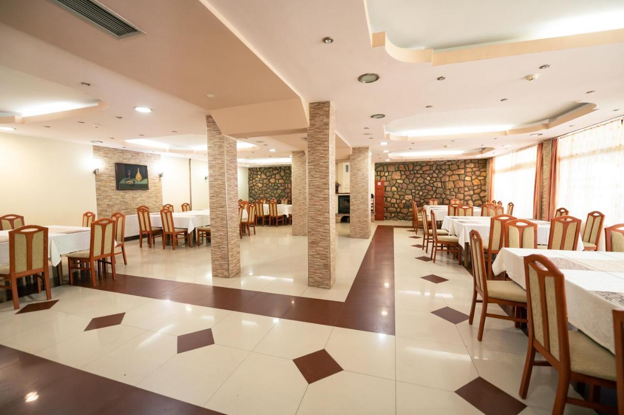 Hotel Holiday-M Ohrid Exterior photo