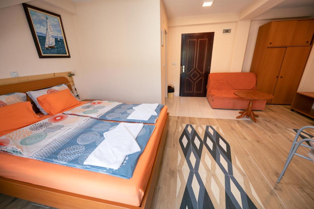 Hotel Holiday-M Ohrid Exterior photo