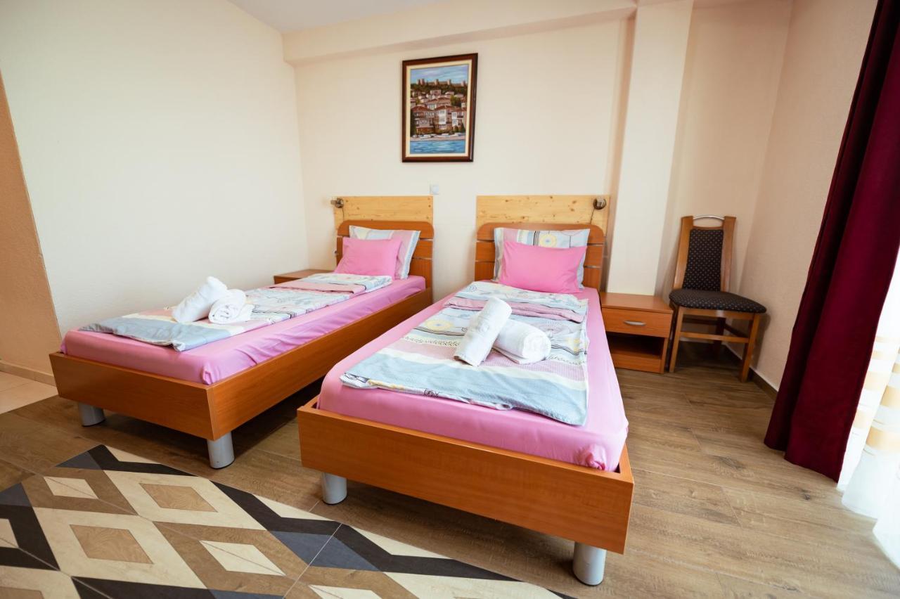 Hotel Holiday-M Ohrid Exterior photo